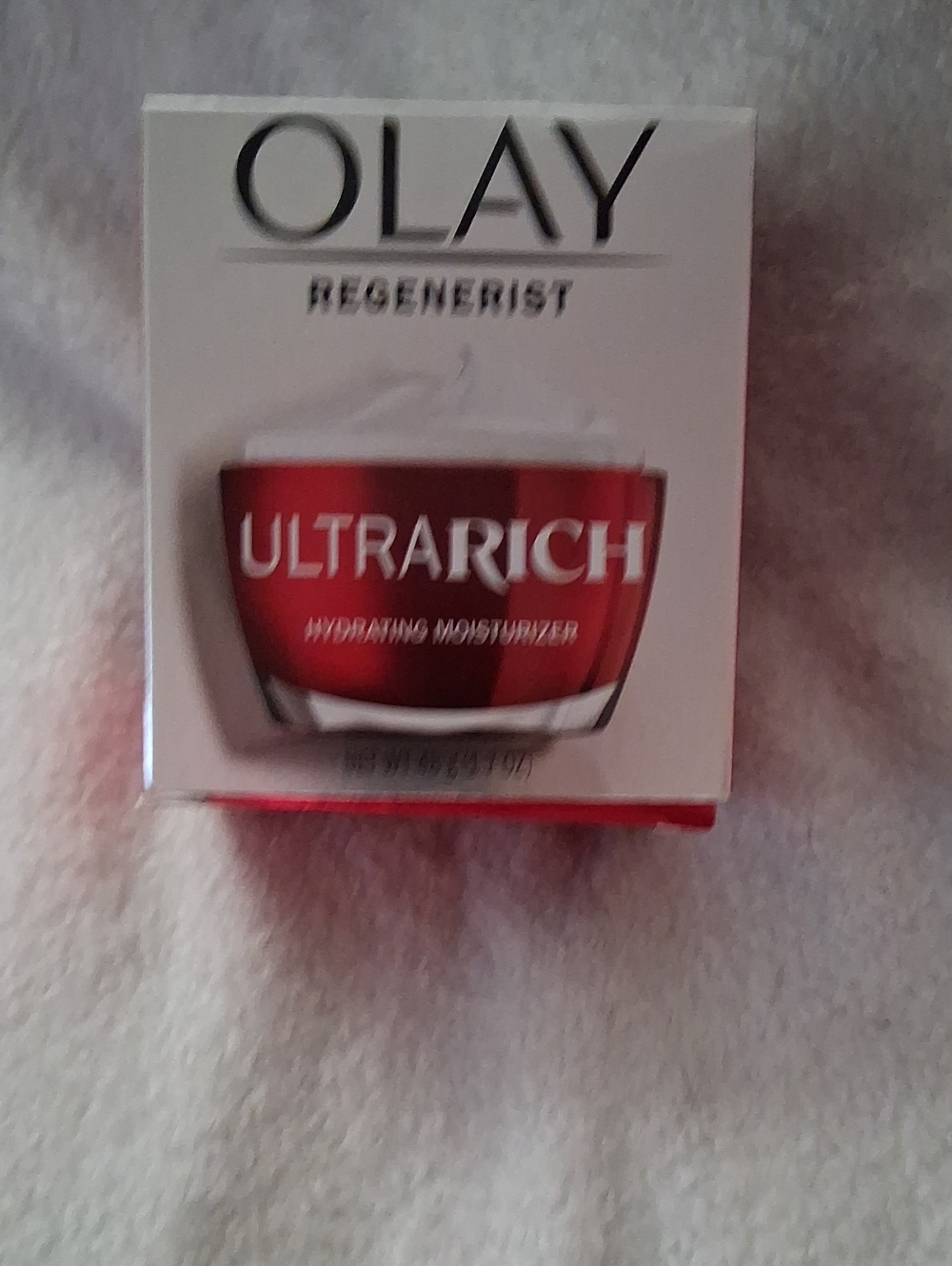 OLAY Regenerist UltraRich Hydrating Moisturizer - Red & White